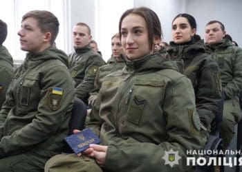 Студенти-правники ЗУНУ отримали посвідчення учасників молодіжного корпусу «Закон і порядок»