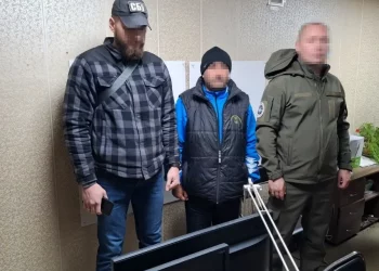 Іноземця, який влаштував погром у центрі Тернополя, депортували з України