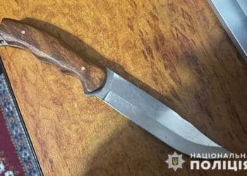 Рецидивіст із ножем: на Тернопільщині чоловік знову погрожував колишній дружині