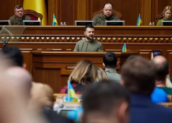 “Під час воєнного стану вибори в Україні неможливі”: Рада ухвалила заяву про демократію та повноваження Зеленського