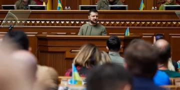 “Під час воєнного стану вибори в Україні неможливі”: Рада ухвалила заяву про демократію та повноваження Зеленського