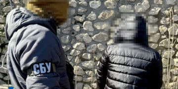 СБУ зaтримaлa російську aгентурну пaру, якa готувaлa подвійний терaкт біля ТЦК у Тернополі