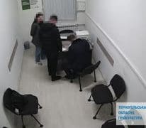 У Тернополi судитимуть 2 лiкарiв, при лiкуваннi зубiв у яких померла дитина