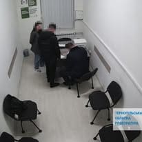 У Тернополi судитимуть 2 лiкарiв, при лiкуваннi зубiв у яких померла дитина