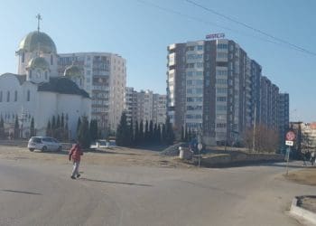 Біля популярної церкви в Тернополі розпочали будівництво: що зводять і чому без інформації?