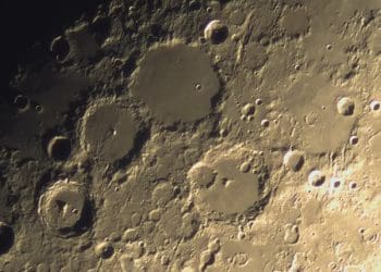 місячне місто