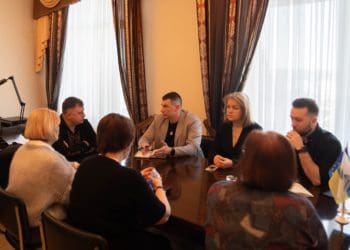 Заступник начальника ТОВА Тарас Пастух обговорює новий підхід до підтримки ветеранів