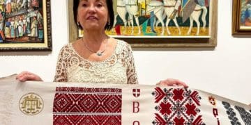 Вишитий рушник єднaння з Тернопільщини розгорнули у Чикaго