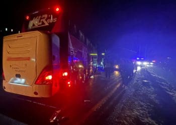 Жахлива автотроща на трасі Тернопіль-Львів: зіткнулися фура і “Неоплан”