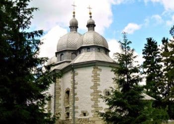 Доля храму під загрозою: у Залужжі на Тернопільщині громада бореться за святиню