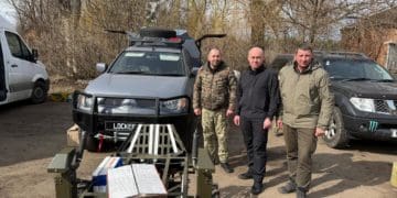 Сергій Надал на фронті передав воїнам 105 бригади ТРО автомайстерню та дрон для мінування «Гулівер»