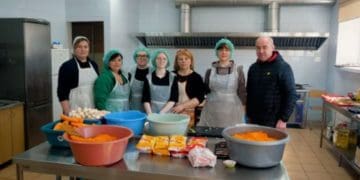 Волонтери Тернополя готують домашні страви для поранених захисників: мер закликає долучатися до ініціативи