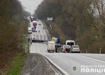 На Тернопільщині сталася смертельна ДТП за участю трьох автомобілів