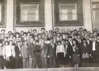 перша демократична рада