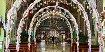 У Настасові під Тернополем храм прикрасили сотнями вишитих писанок