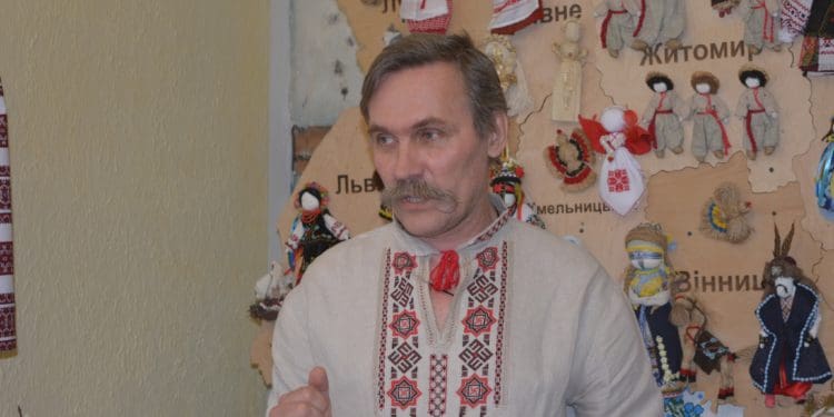 Мапа України з ляльками-мотанками прибула до Збаража