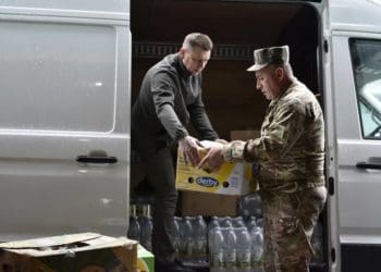 Великдень на фронті: заступник голови Тернопільської облради Володимир Болєщук відвіз захисникам дрони та гостинці