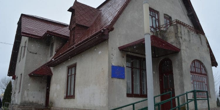 Мапа України з ляльками-мотанками прибула до Збаража