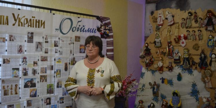 Мапа України з ляльками-мотанками прибула до Збаража