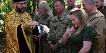 Великдень на передовій: артилеристи 44-ї бригади освятили паски та молилися за Перемогу