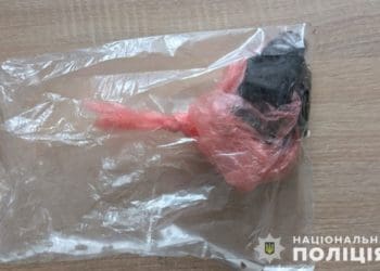 У Бережанах жінка облила суперницю хімічною речовиною