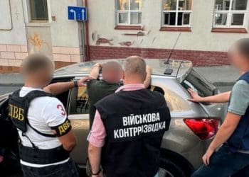 У Тернополі затримали військовослужбовця ТЦК за вимагання 5 тисяч доларів від мобілізованого