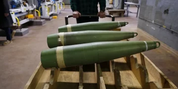 У Польщі допускають ймовірність війни: країна подвоює військовий бюджет та будує завод боєприпасів