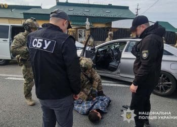 На Тернопільщині посадовець виконавчої служби організував втечу ухилянтів за 13 тисяч доларів