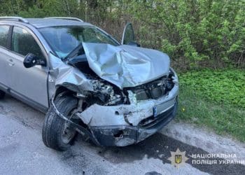 На Шумщині зіткнулися Nissan і Peugeot: четверо людей у лікарні, двоє — з переломами