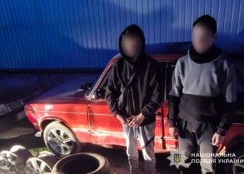 Спіймали на гарячому: У Чистилові двоє підлітків обікрали склад автозапчастин на 17 тисяч гривень