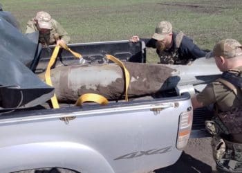 Герої серед нас: Військові з Тернопільщини знешкодили 500-кілограмову авіабомбу