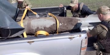 Герої серед нас: Військові з Тернопільщини знешкодили 500-кілограмову авіабомбу