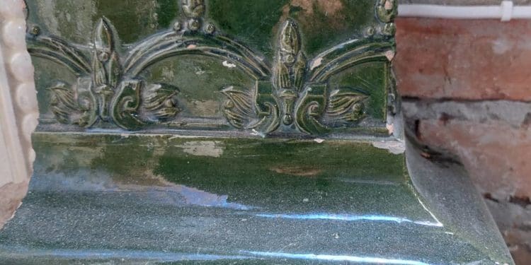 У Бережанському замку відкрили виставку сторічного кахлю