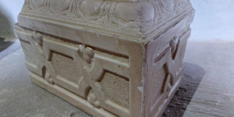 У Бережанському замку відкрили виставку сторічного кахлю