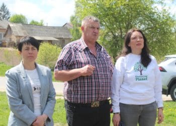 Великогаївська громада висадили дерева памʼяті українських героїв у Баворові