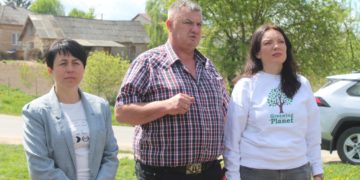 Великогаївська громада висадили дерева памʼяті українських героїв у Баворові