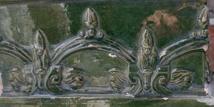 У Бережанському замку відкрили виставку сторічного кахлю