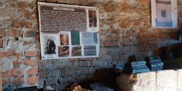 старовинного кахлю