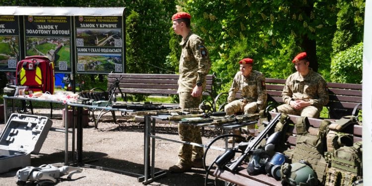 Фестиваль «Мандруємо замками Тернопілля» відкрив туристичний сезон у Збаражі