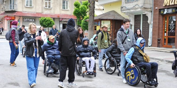 У Чорткові організували першу безбар’єрну екскурсію для гостей на кріслах колісних