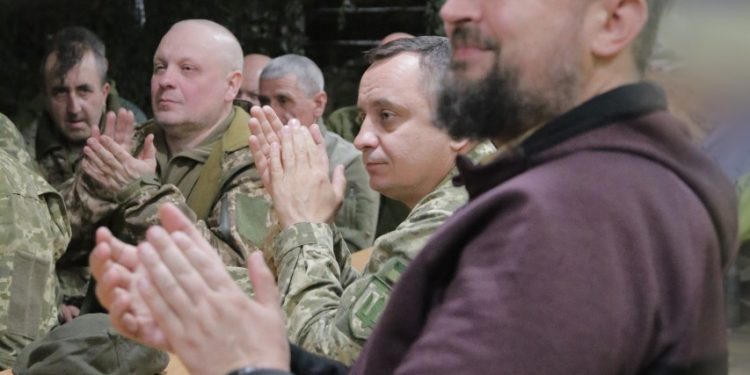 У 105 окрему бригаду ТрО завітали учасники «Пиріг і батіг»