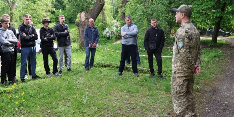 Тернопільські військові провели урок патріотичного виховання у Галицькому фаховому коледжі