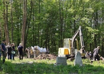 У Пужниках на Тернопільщині виявили останки 42 осіб