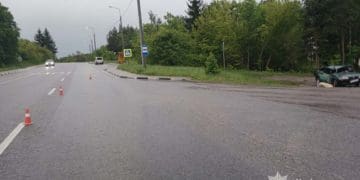 Смертельна ДТП на Кременеччині: водій збив пішохода та врізався у припарковане авто