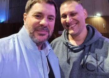 Ветеран з Тернополя Богдан Брич показав, як Біблія в кишені військового зупинила ворожу кулю