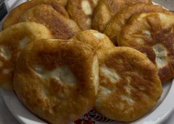 Домашні біляші – улюблена класика просто з пательні (Рецепт)