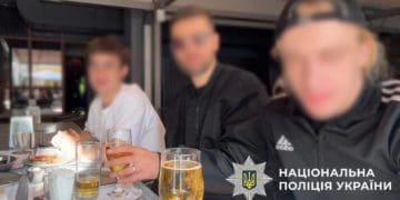 Поліція притягнула до відповідальності «блогерів», які напідпитку у прямому ефірі хизувались наявністю незареєстрованої зброї