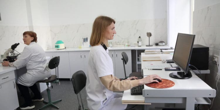 У Тернопiльському центрi служби кровi запрацювала оновлена лабораторiя контролю якостi