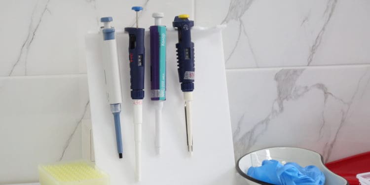 У Тернопiльському центрi служби кровi запрацювала оновлена лабораторiя контролю якостi