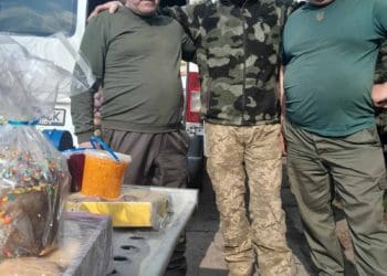 Волонтери «Української команди» з Гримайлова відвезли воїнам на фронт дрони та смаколики